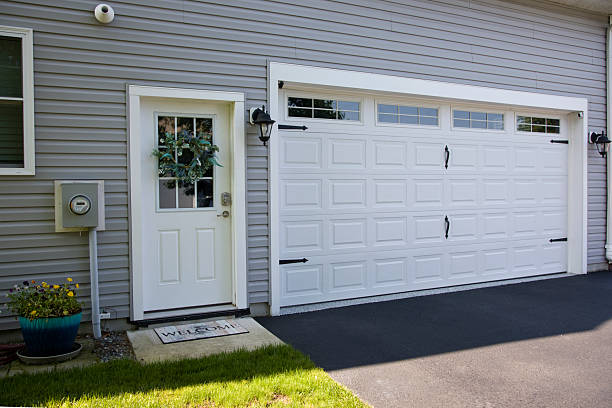 24/7 Emergency Garage Door Panel Replacement experts in Medina, OH